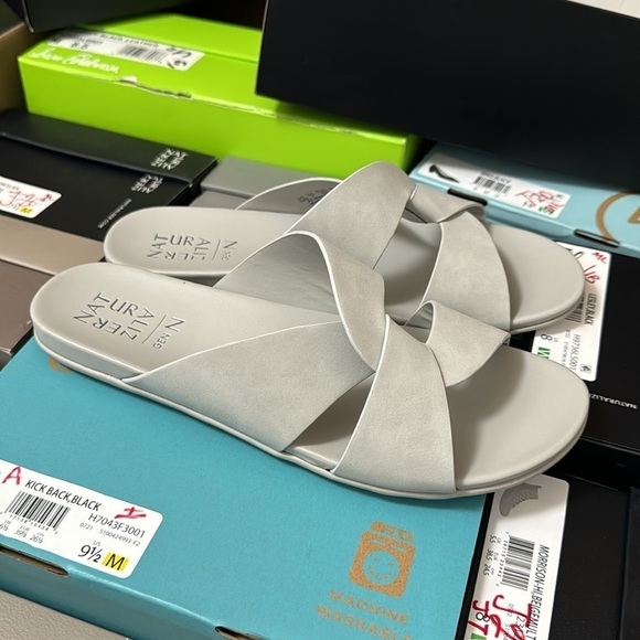 NATURALIZER Gen N-Flight Slide Sandals - Picture 6 of 7